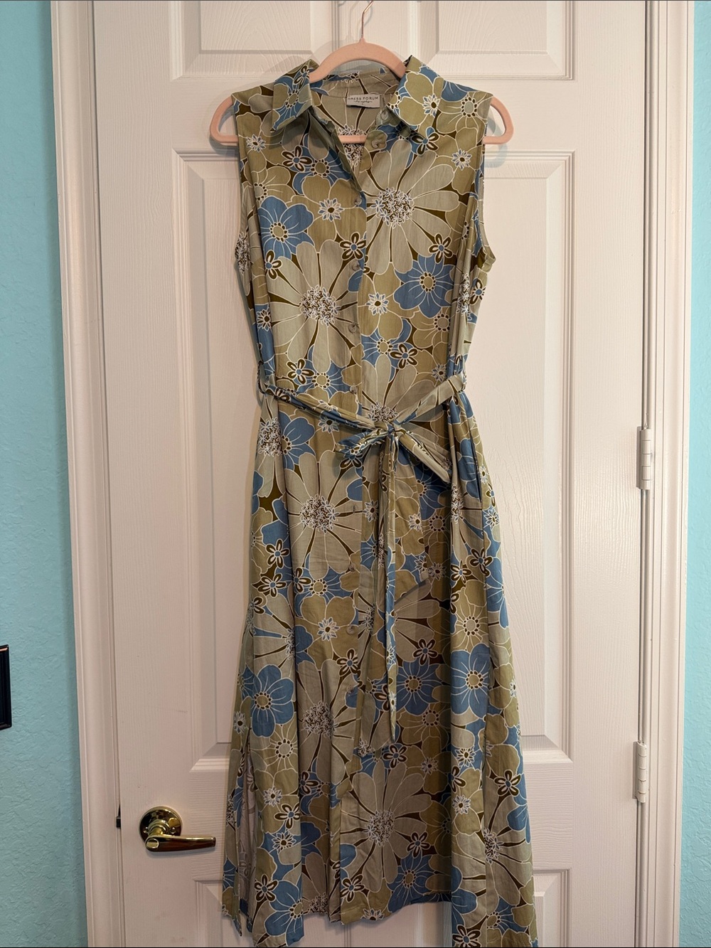 Dress Forum Sleeveless Floral Maxi Dress in Tan & Light Blue